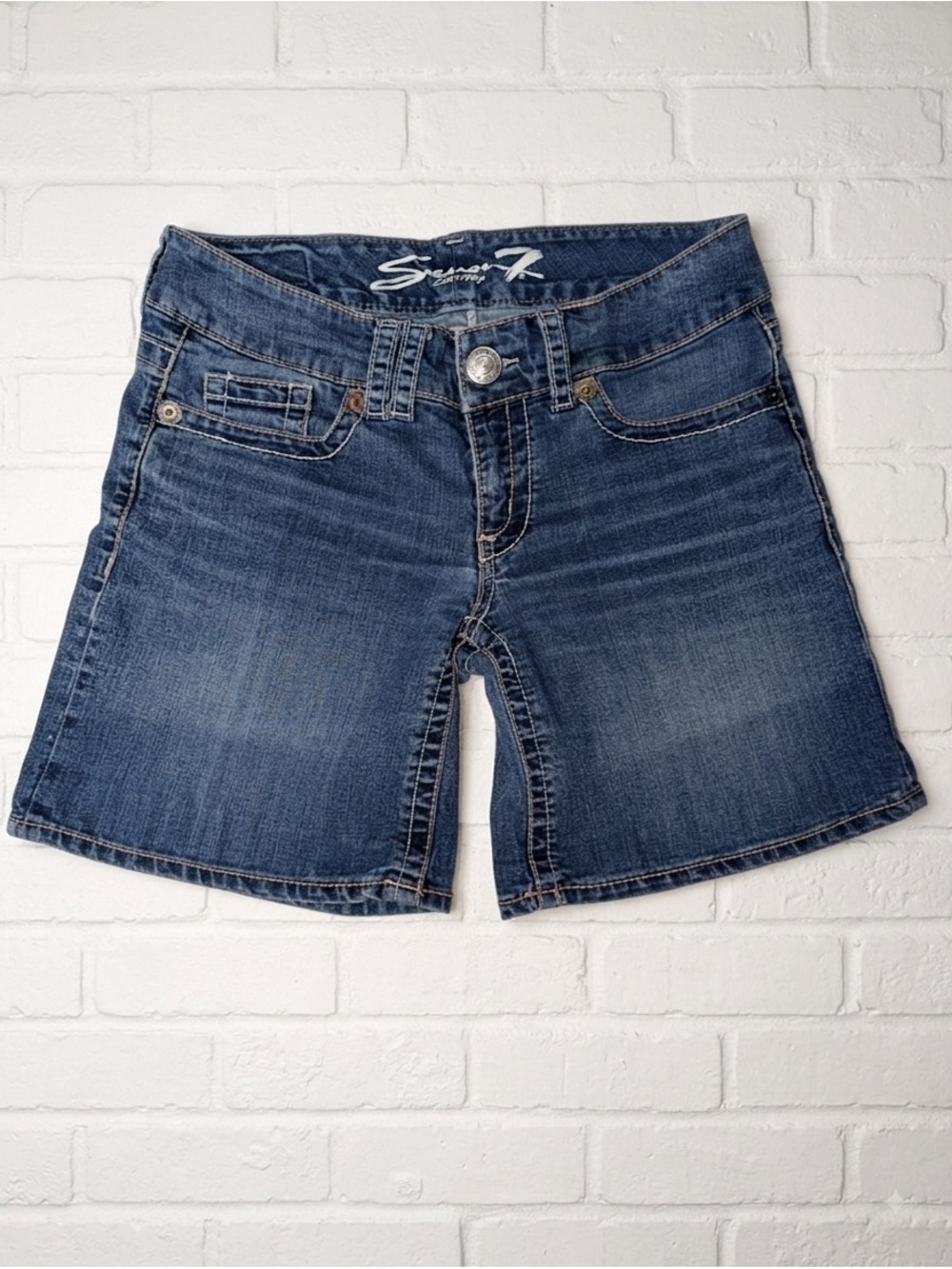 Seven7 Womens Denim Jean Shorts Faded Contrast Stitch Mid Rise Stretch Size 29